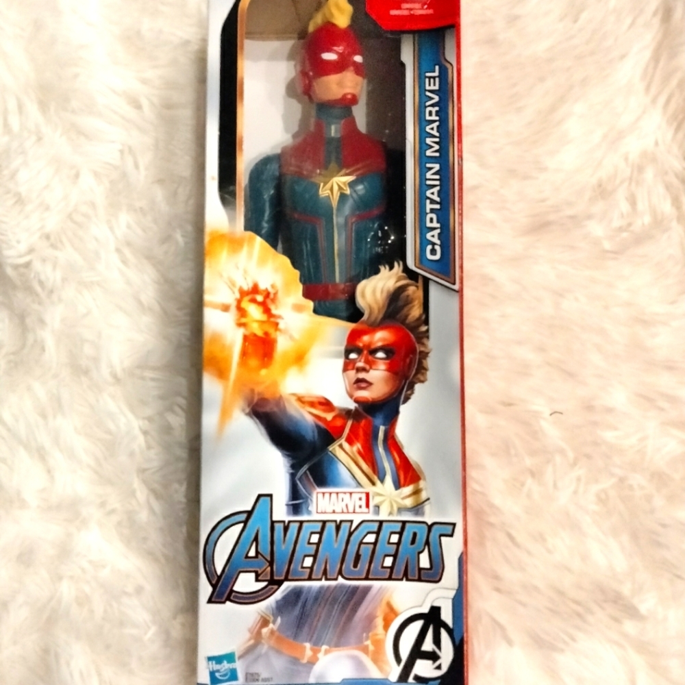 MARVEL AVENGERS HASBRO Captain Marvel action figure.